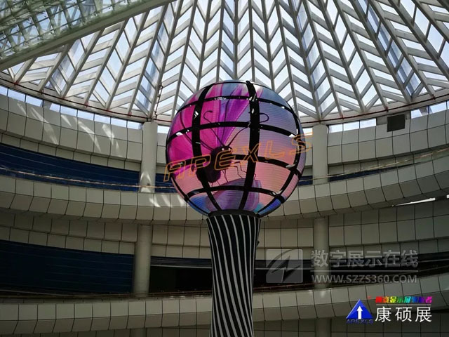 觀天之眼 雷曼·康碩展LED伸縮球形屏伴你遨游太空