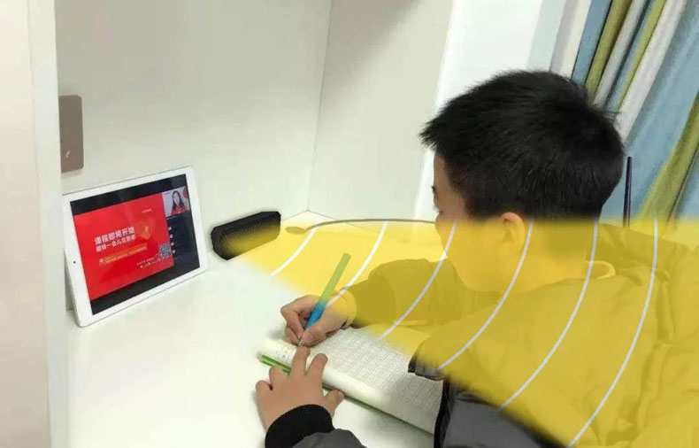 高清晰不串音的定向音箱助網(wǎng)課健康開展